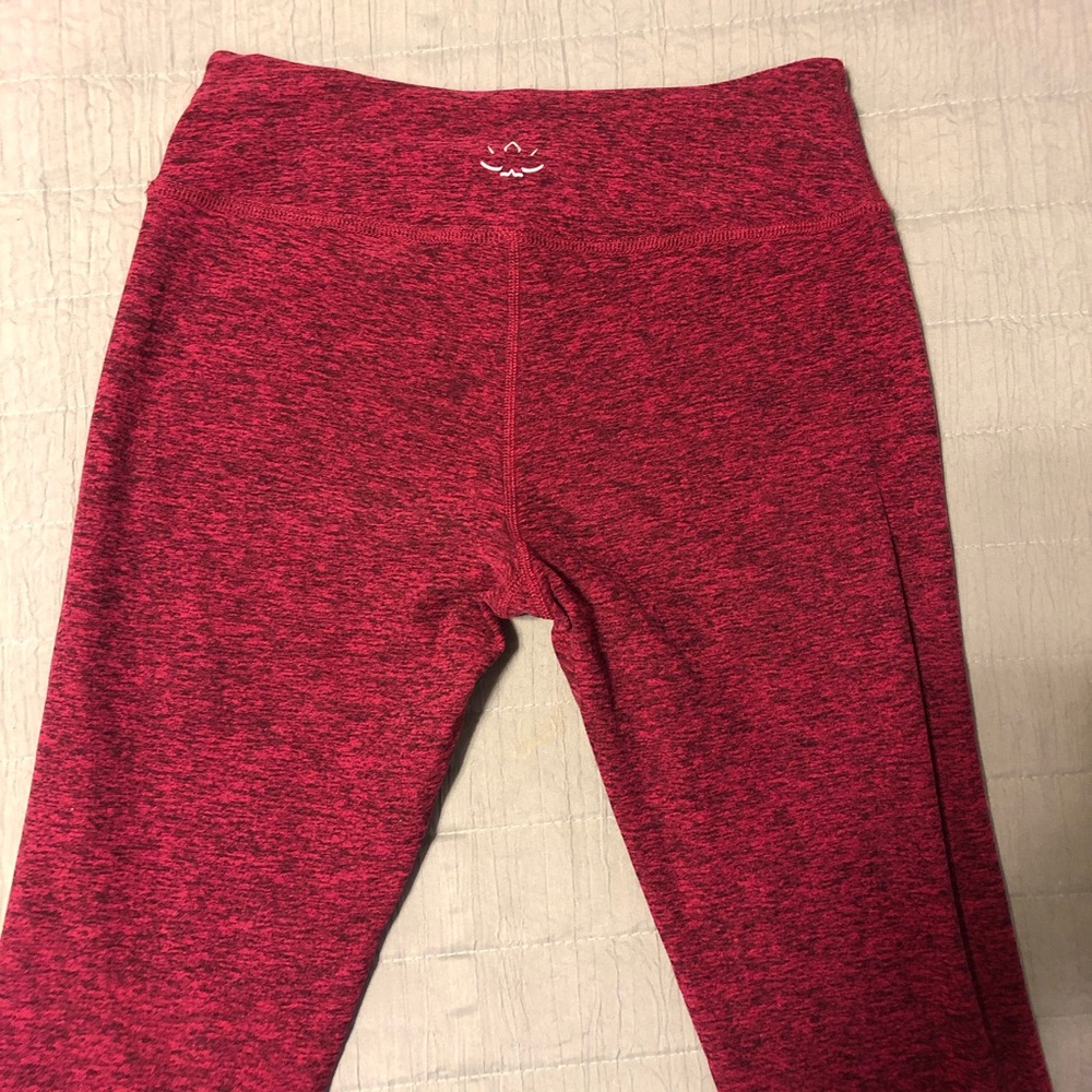 Beyond Yoga dark pink spacedye leggings size small